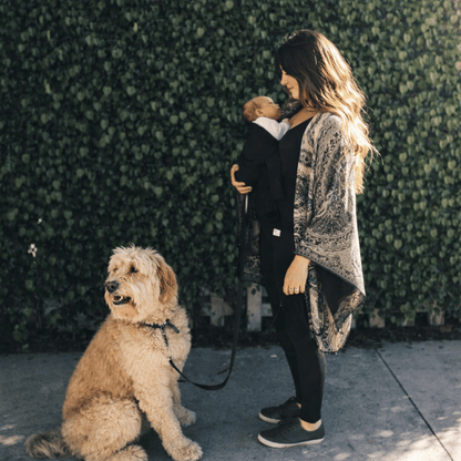 T-Shirt mit Kängurutasche