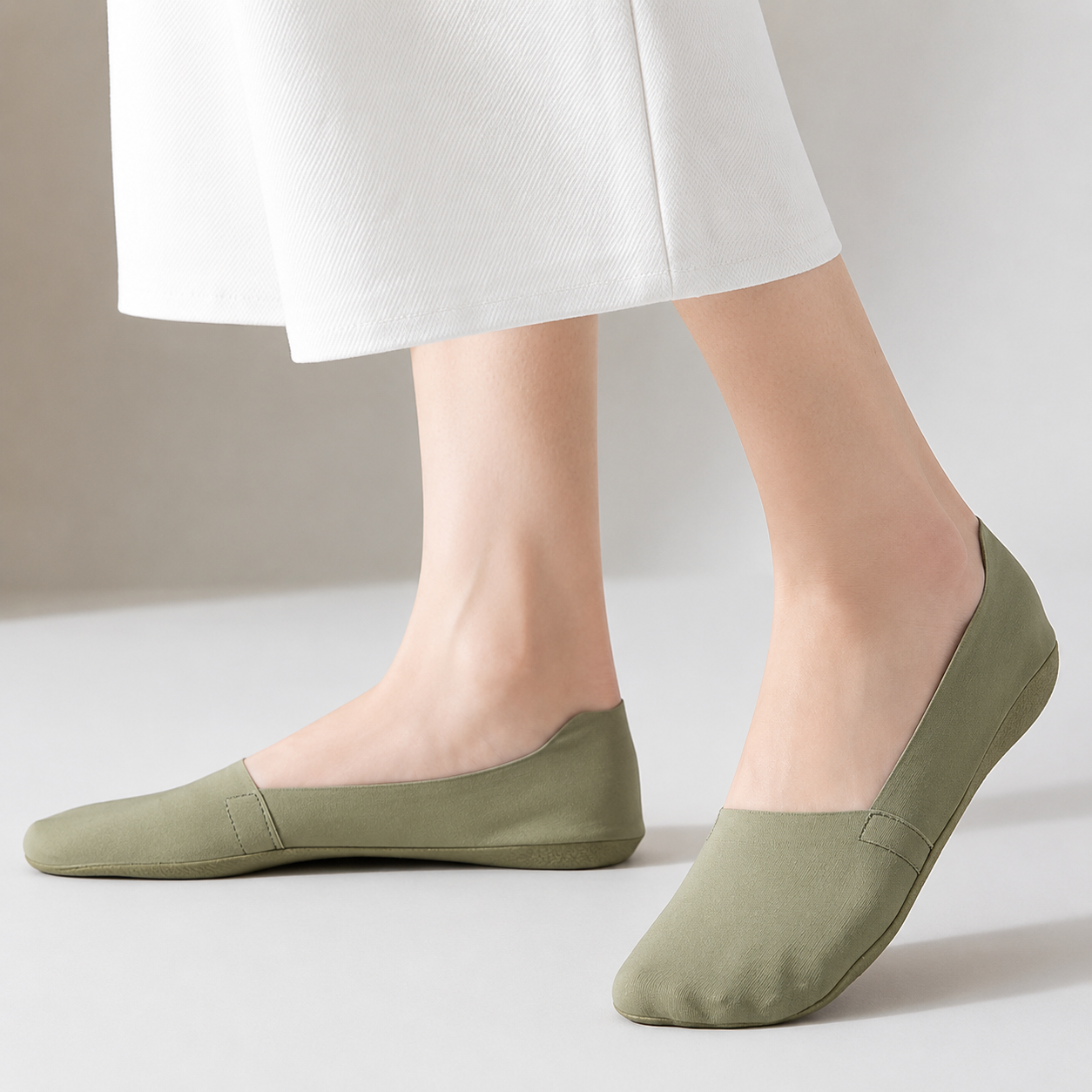 Unsichtbare, atmungsaktive Anti-Rutsch-Socken für Damen